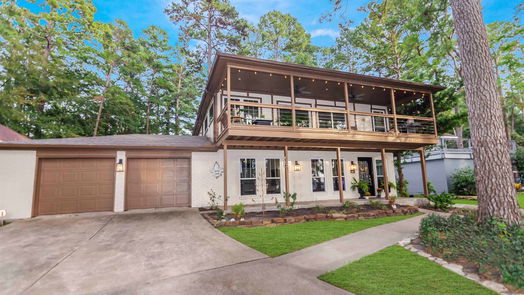 Willis 2-story, 4-bed 15700 Lakeway Drive-idx