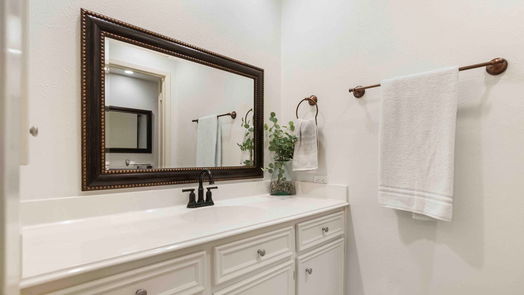 Willis 2-story, 4-bed 15700 Lakeway Drive-idx
