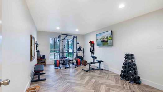 Willis 2-story, 4-bed 15700 Lakeway Drive-idx