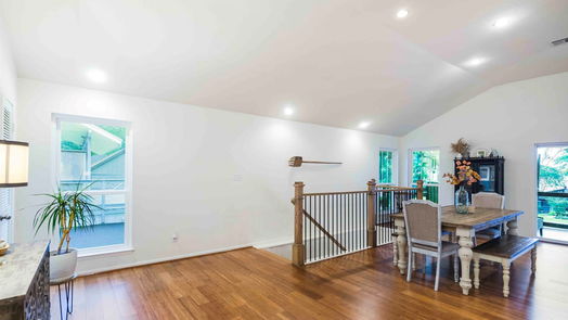 Willis 2-story, 4-bed 15700 Lakeway Drive-idx