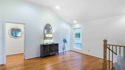 Willis 2-story, 4-bed 15700 Lakeway Drive-idx