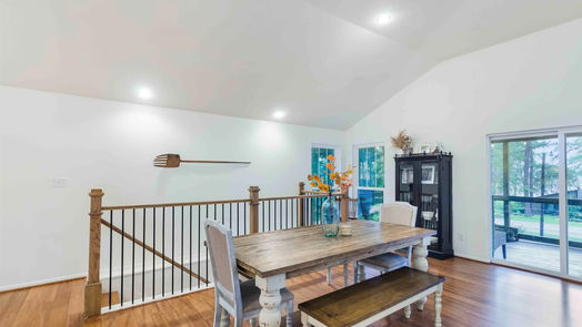 Willis 2-story, 4-bed 15700 Lakeway Drive-idx