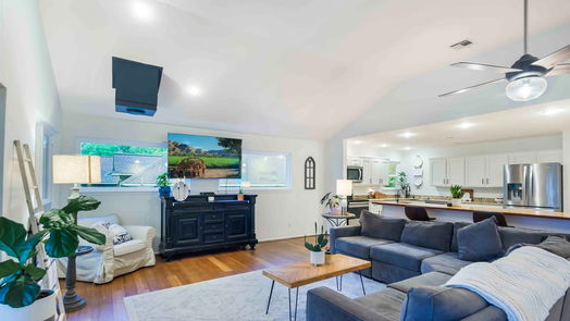 Willis 2-story, 4-bed 15700 Lakeway Drive-idx