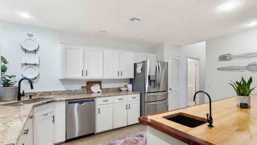 Willis 2-story, 4-bed 15700 Lakeway Drive-idx