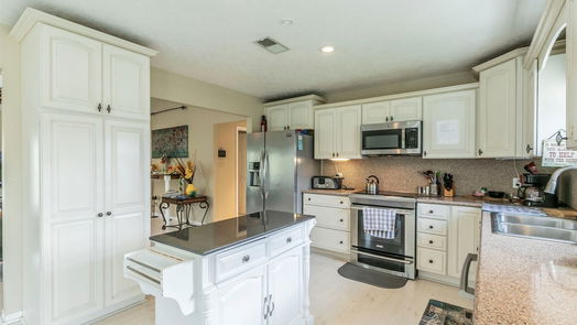 Huntsville 2-story, 3-bed 360 S Lakeside Drive-idx