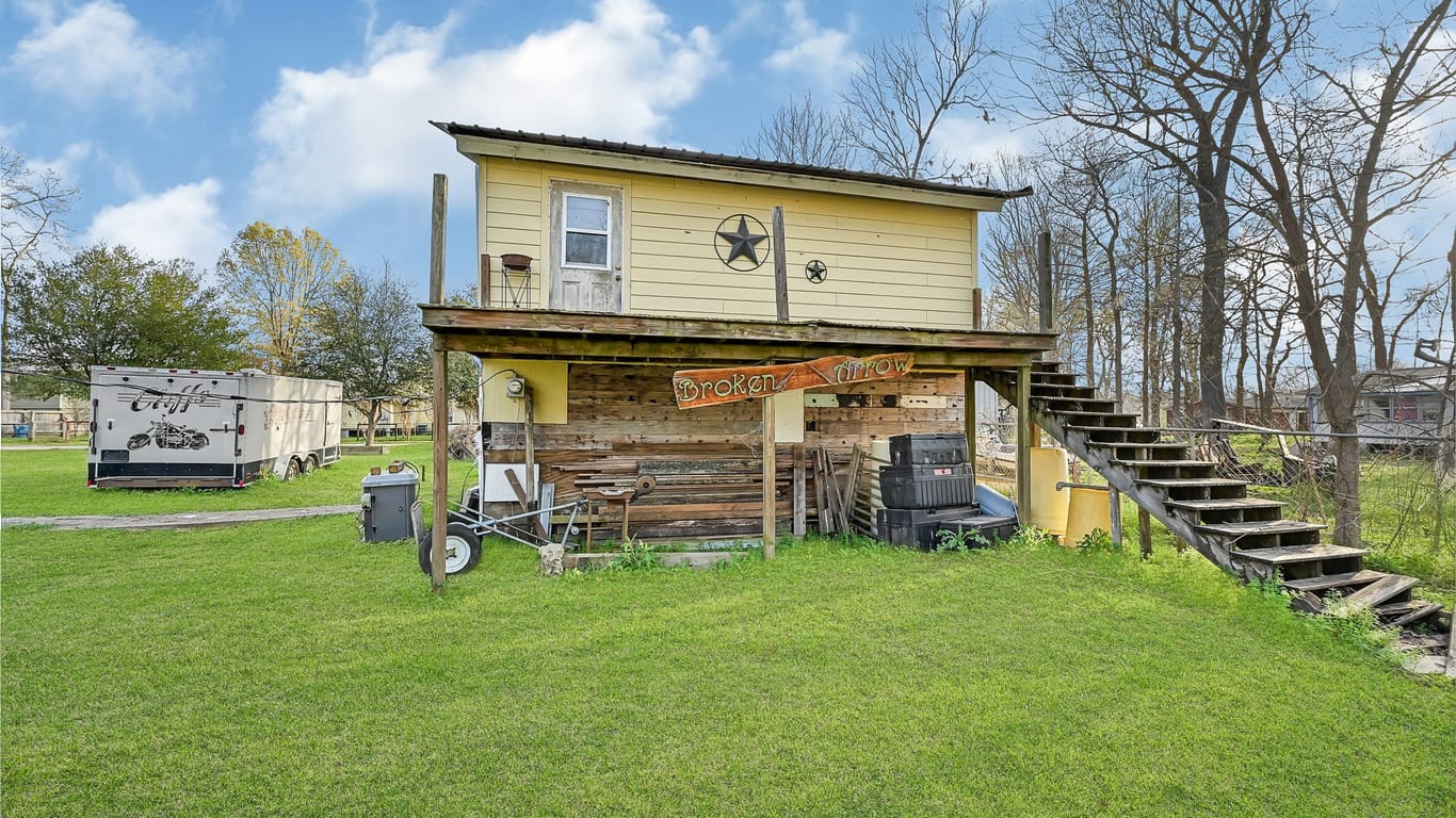 Cleveland 3-story, 4-bed 50 County Road 2122 A-idx