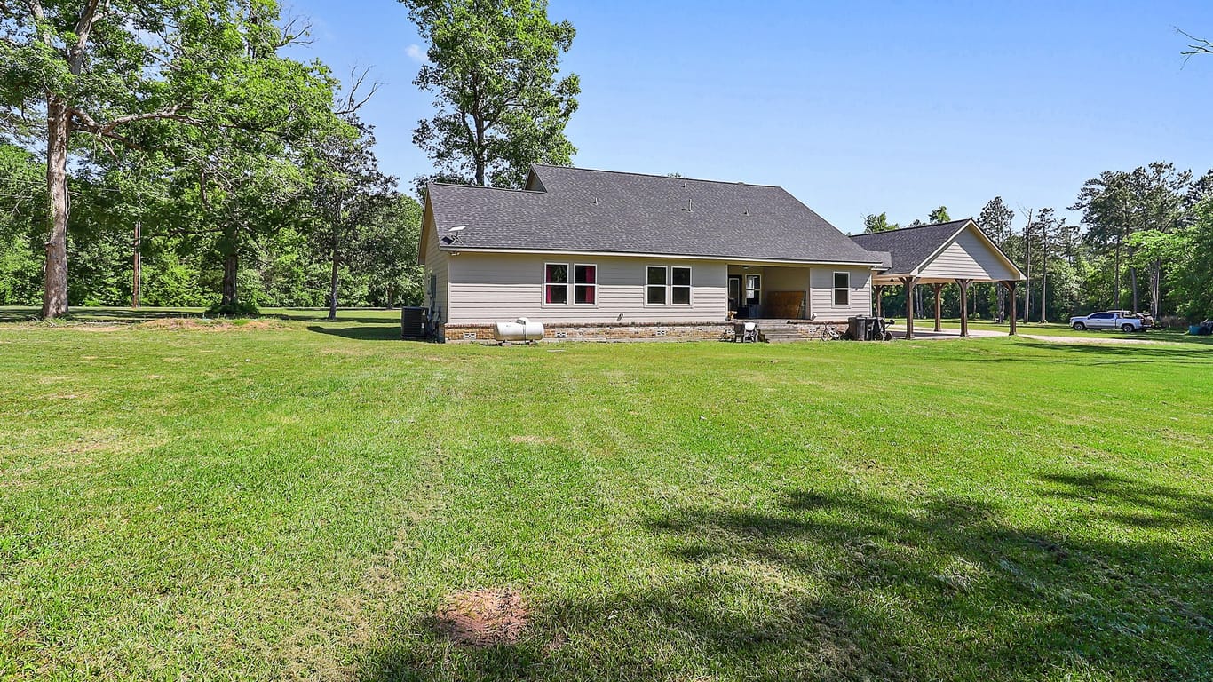 Cleveland 2-story, 5-bed 285 County Road 2259-idx