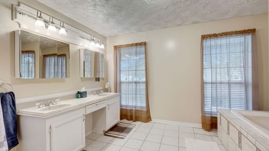Cleveland 2-story, 3-bed 26181 Pecan Grove-idx