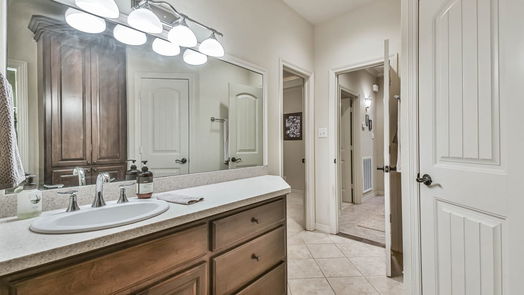 Coldspring 2-story, 3-bed 211 N Fairway Loop-idx