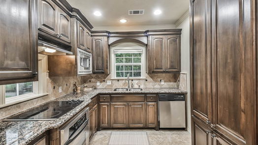 Coldspring 2-story, 3-bed 211 N Fairway Loop-idx