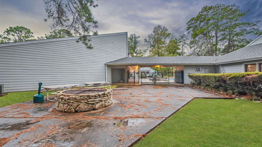 Coldspring 2-story, 3-bed 211 N Fairway Loop-idx