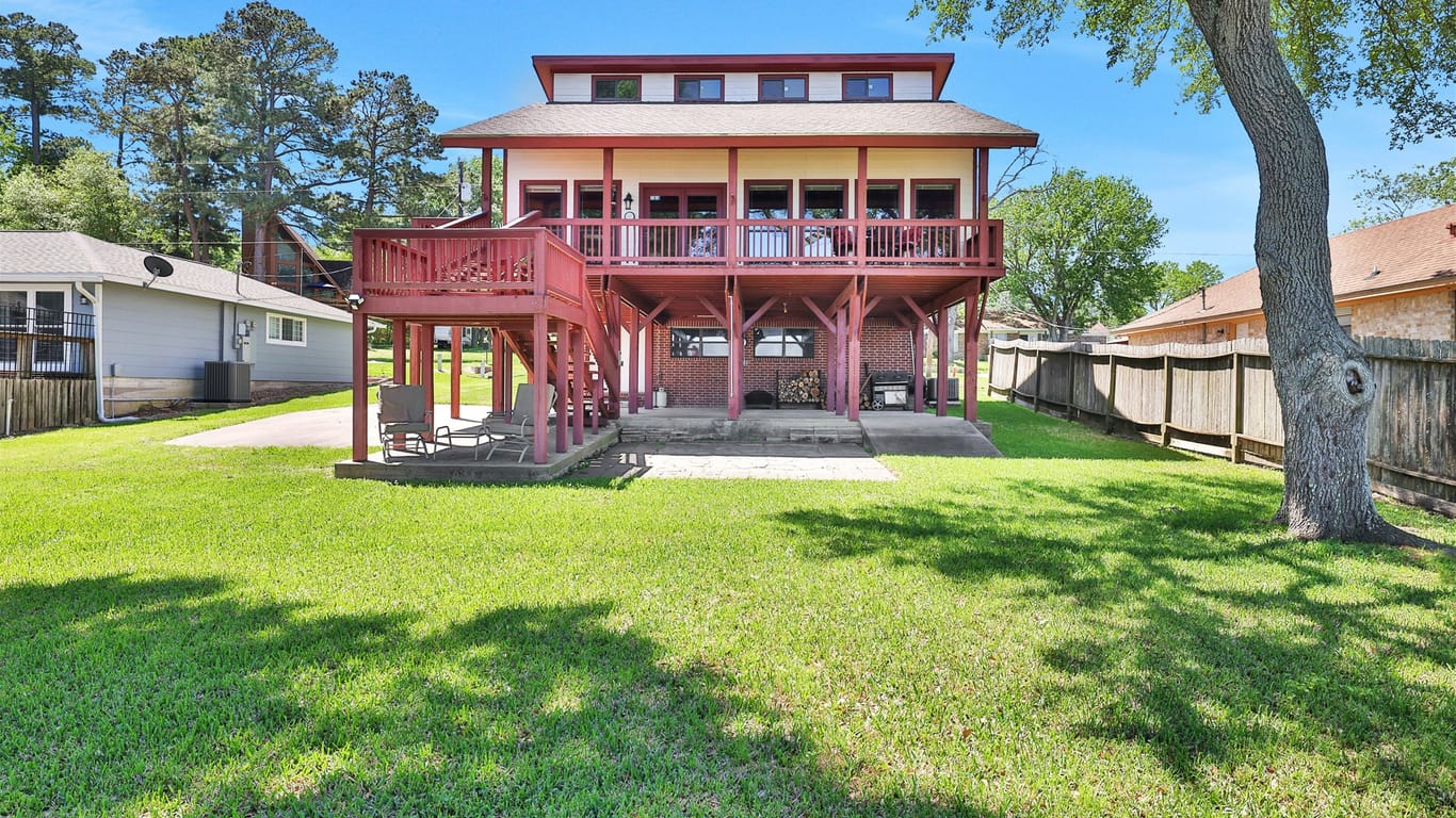 Coldspring 2-story, 3-bed 221 Lakeview Shores Drive-idx