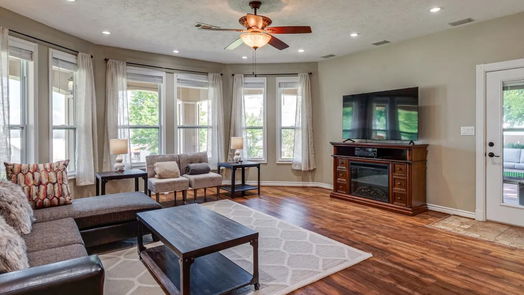 Coldspring 2-story, 3-bed 541 Lakeview Drive Loop-idx