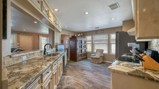 Houston 1-story, 3-bed 423 Fall Creek Drive-idx