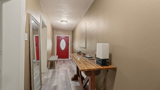 Humble 2-story, 5-bed 416 S Avenue D-idx
