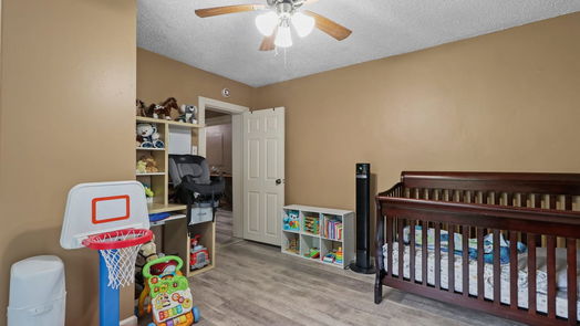 Humble 2-story, 5-bed 416 S Avenue D-idx