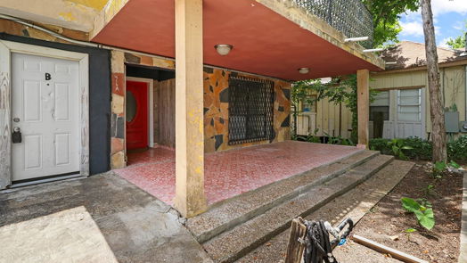 Humble 2-story, 5-bed 416 S Avenue D-idx