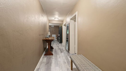 Humble 2-story, 5-bed 416 S Avenue D-idx