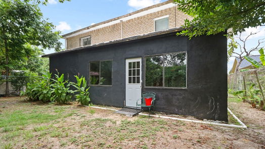 Humble 2-story, 5-bed 416 S Avenue D-idx