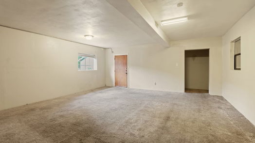 Humble 2-story, 5-bed 416 S Avenue D-idx