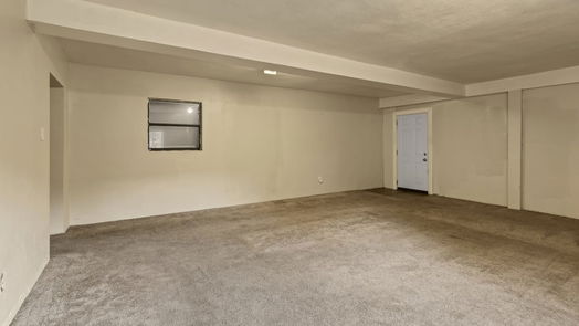 Humble 2-story, 5-bed 416 S Avenue D-idx