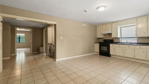 Humble 2-story, 5-bed 416 S Avenue D-idx