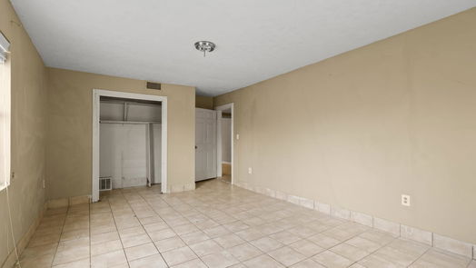 Humble 2-story, 5-bed 416 S Avenue D-idx