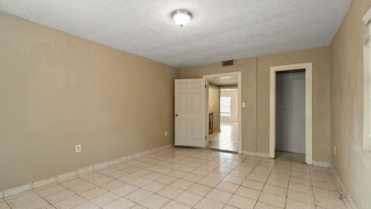 Humble 2-story, 5-bed 416 S Avenue D-idx