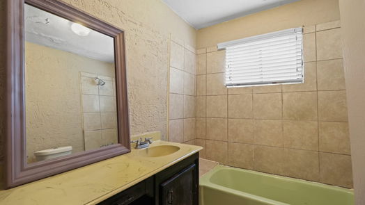 Humble 2-story, 5-bed 416 S Avenue D-idx