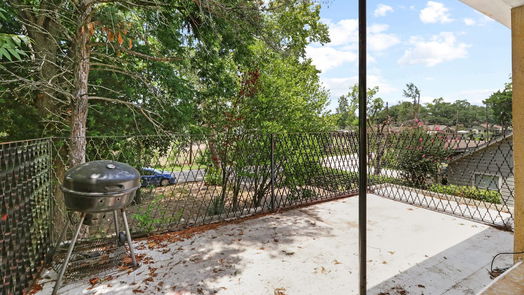 Humble 2-story, 5-bed 416 S Avenue D-idx