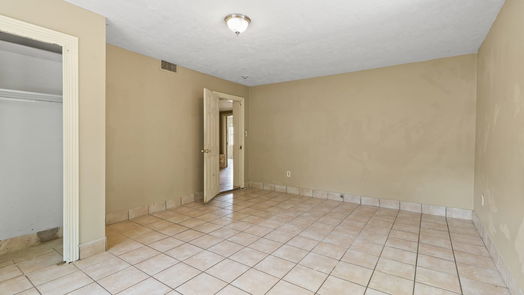 Humble 2-story, 5-bed 416 S Avenue D-idx