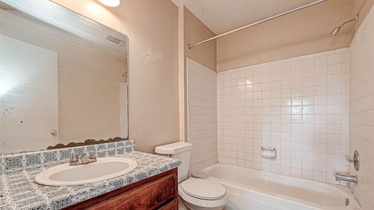 Humble 2-story, 2-bed 1319 Brenda Lane 4-idx