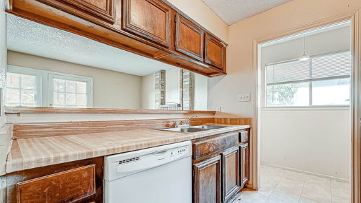 Humble 2-story, 2-bed 1319 Brenda Lane 4-idx