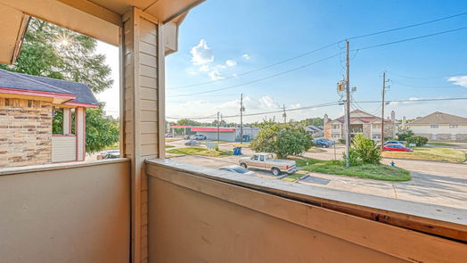 Humble 2-story, 2-bed 1319 Brenda Lane 4-idx
