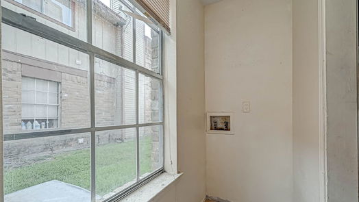 Humble 2-story, 2-bed 1319 Brenda Lane 4-idx