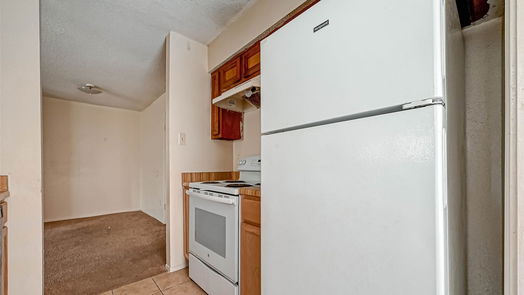 Humble 2-story, 2-bed 1319 Brenda Lane 4-idx