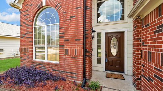 Humble 2-story, 5-bed 7222 Foxshadows Lane-idx