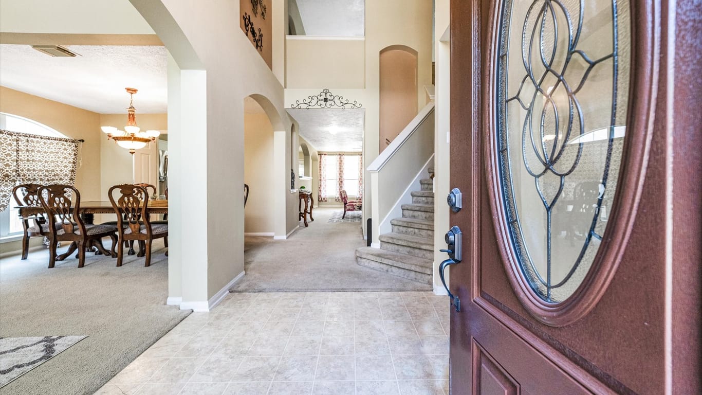 Humble 2-story, 5-bed 7222 Foxshadows Lane-idx