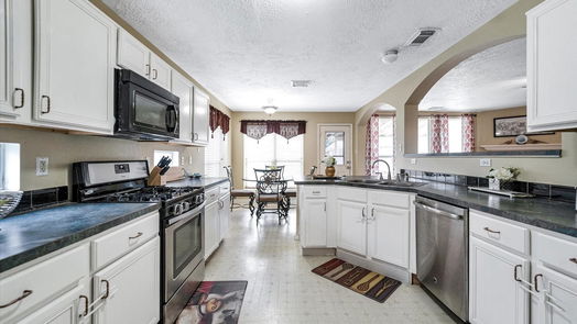 Humble 2-story, 5-bed 7222 Foxshadows Lane-idx