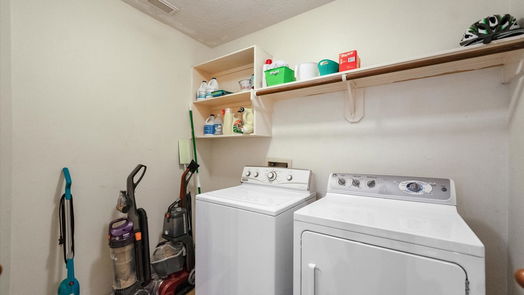 Humble 2-story, 5-bed 7222 Foxshadows Lane-idx