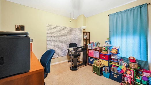 Humble 2-story, 5-bed 7222 Foxshadows Lane-idx