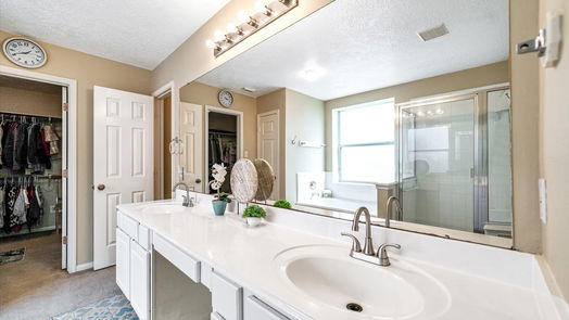 Humble 2-story, 5-bed 7222 Foxshadows Lane-idx