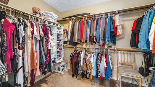 Humble 2-story, 5-bed 7222 Foxshadows Lane-idx