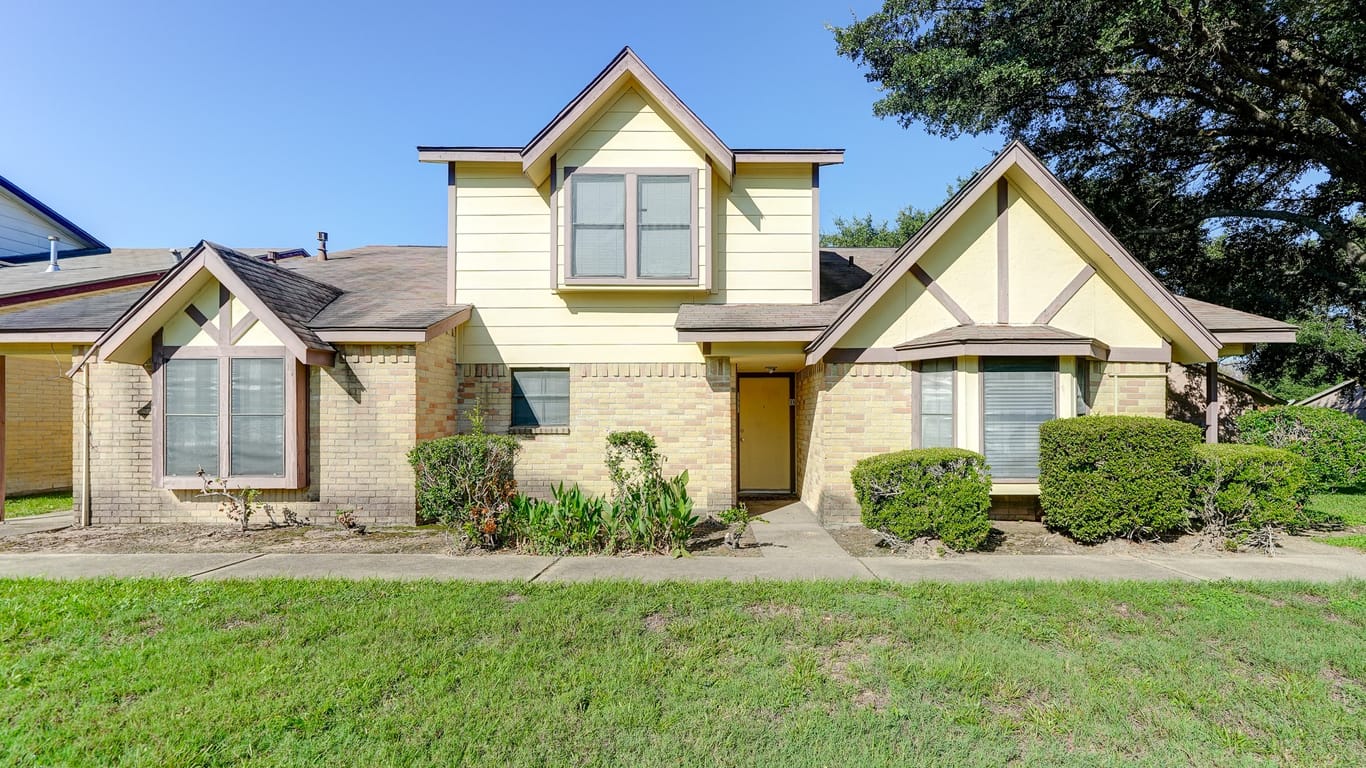 Humble 2-story, 2-bed 1881 Country Village Boulevard B-idx