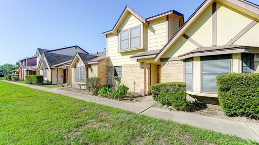 Humble 2-story, 2-bed 1881 Country Village Boulevard B-idx