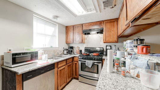 Humble 2-story, 2-bed 1881 Country Village Boulevard B-idx
