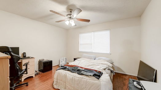 Humble 2-story, 2-bed 1881 Country Village Boulevard B-idx