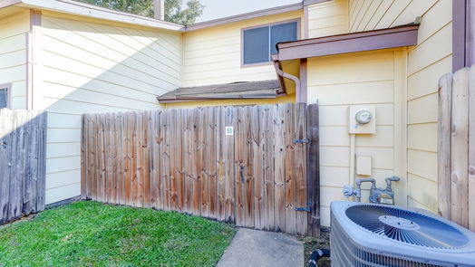 Humble 2-story, 2-bed 1881 Country Village Boulevard B-idx