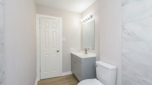 Humble 1-story, 3-bed 7307 Foxhurst Lane-idx