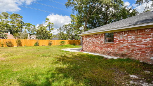 Humble 1-story, 3-bed 7307 Foxhurst Lane-idx